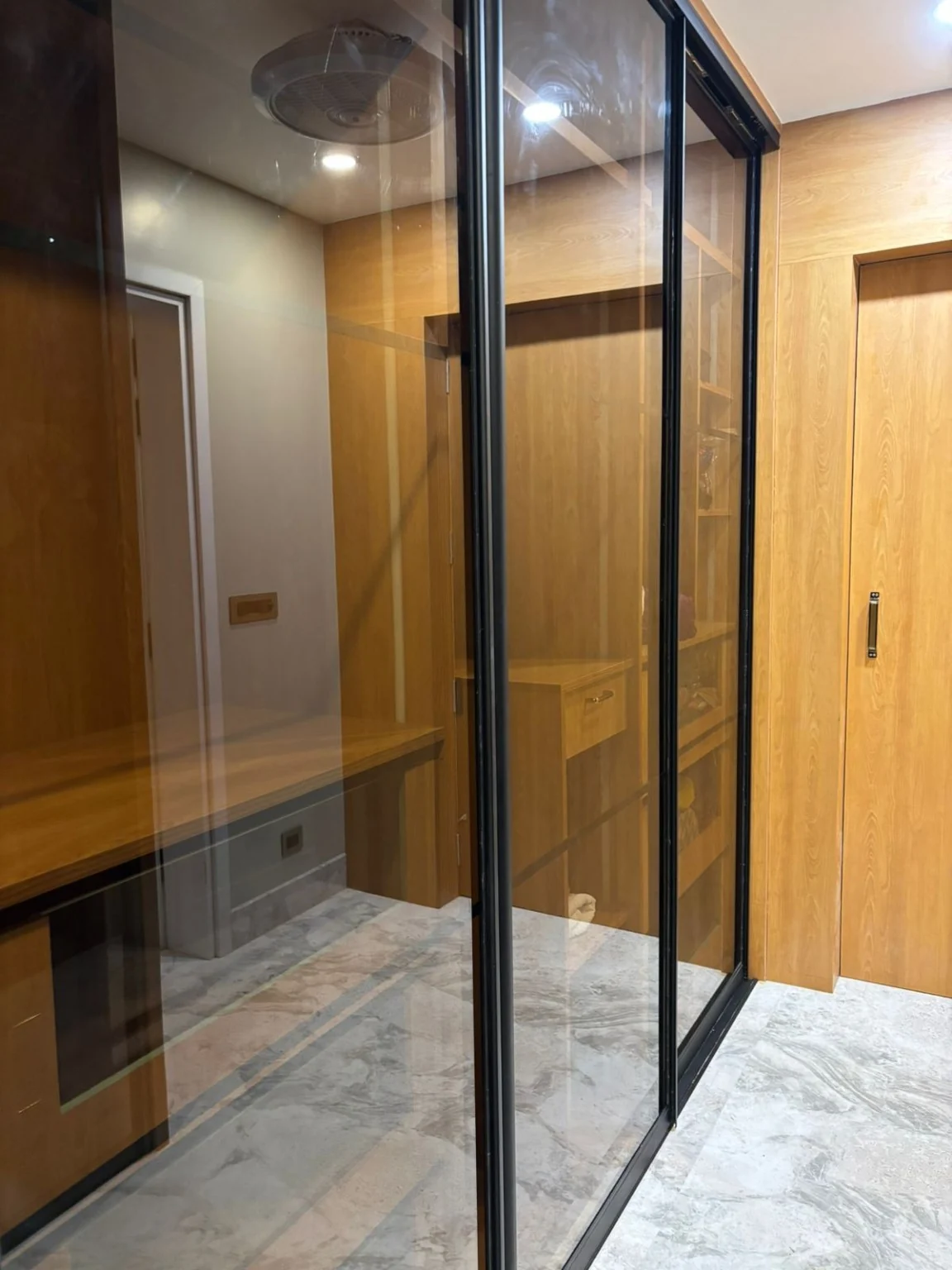 Black aluminium wardrobe sliding shutters